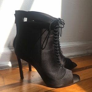 CHRISTIAN DIOR Black satin lace-up ankle bootie